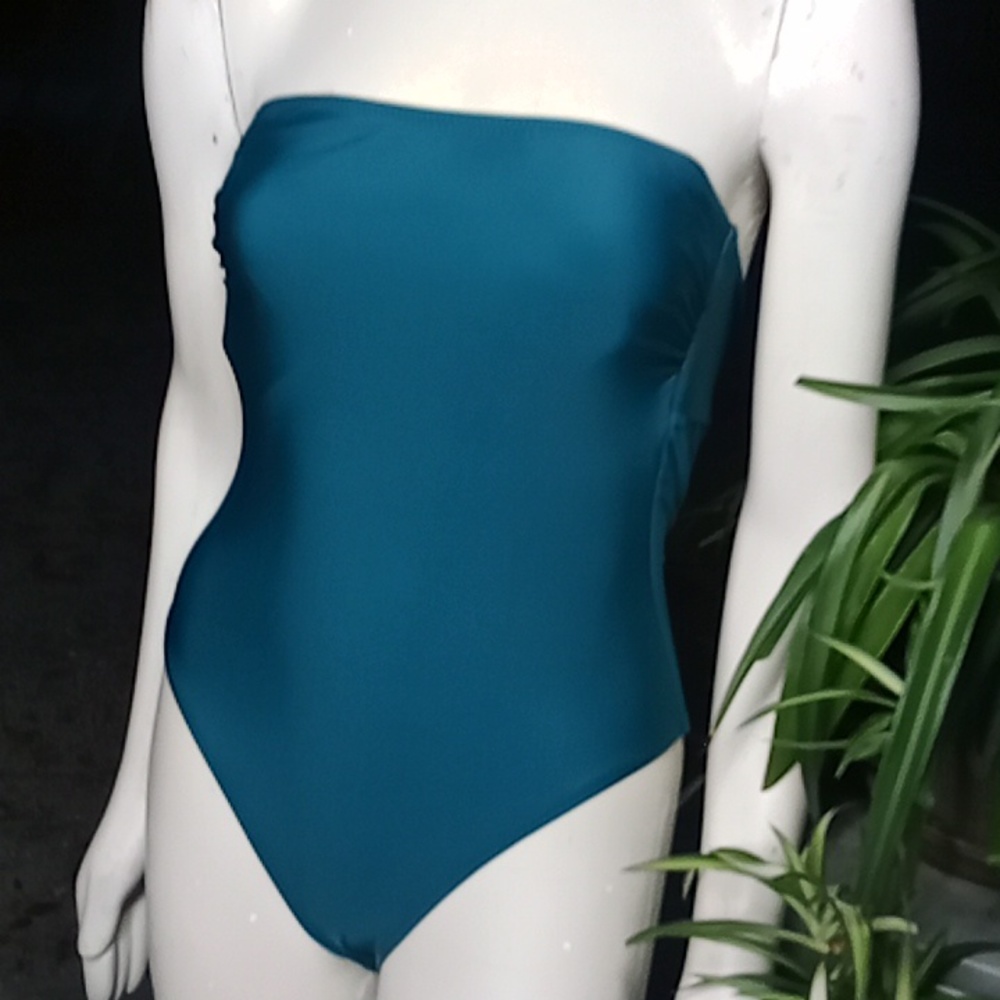EUC hunter green 1 pc. Swimsuit